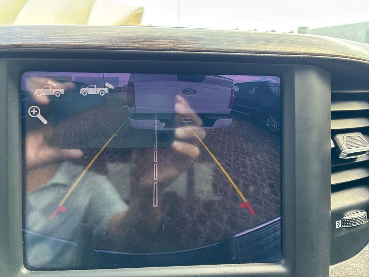 2019 RAM 3500 Laramie - Photo #5