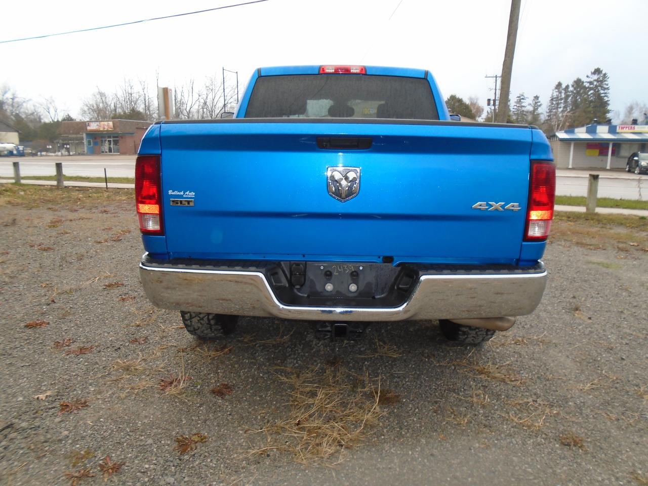 2023 RAM 1500 Classic SLT CREW HEMI 4X4 TOW PACKAGE Photo2