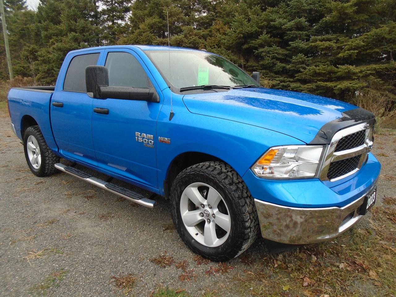 2023 RAM 1500 Classic SLT CREW HEMI 4X4 TOW PACKAGE Photo3