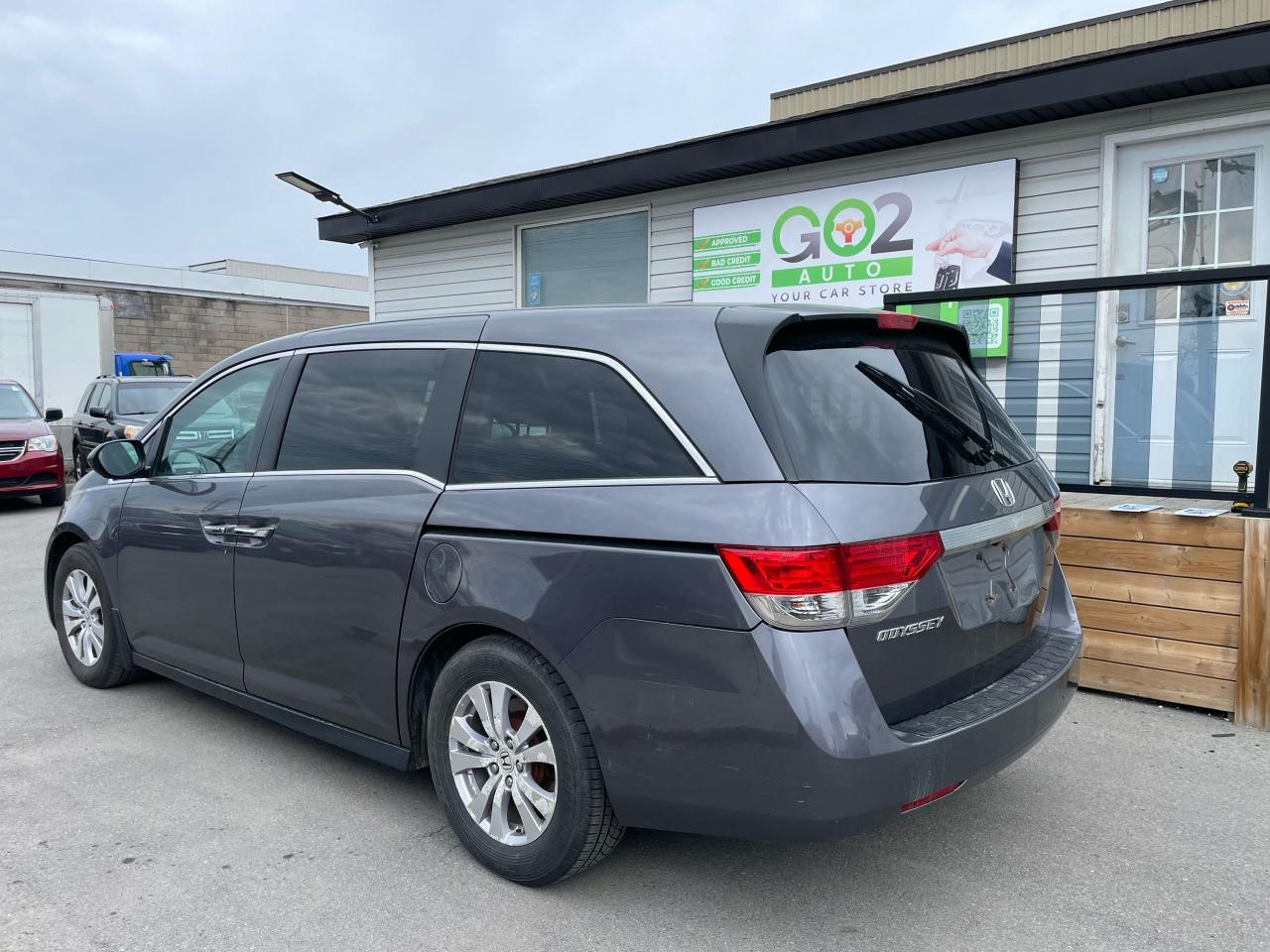 2016 Honda Odyssey EX Photo4