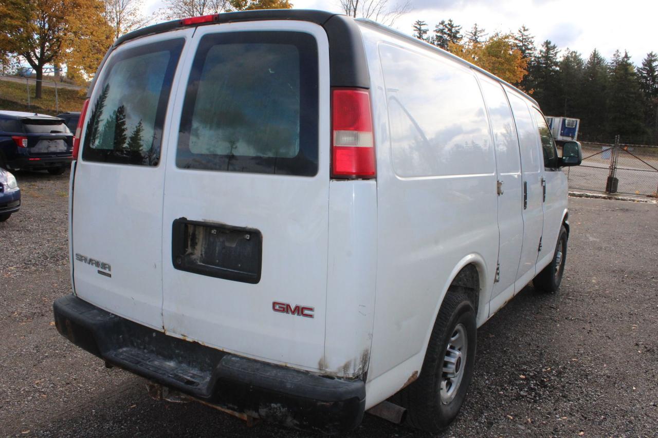 2014 GMC Savana Cargo Van  Photo2
