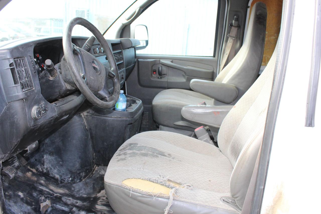 2014 GMC Savana Cargo Van  Photo