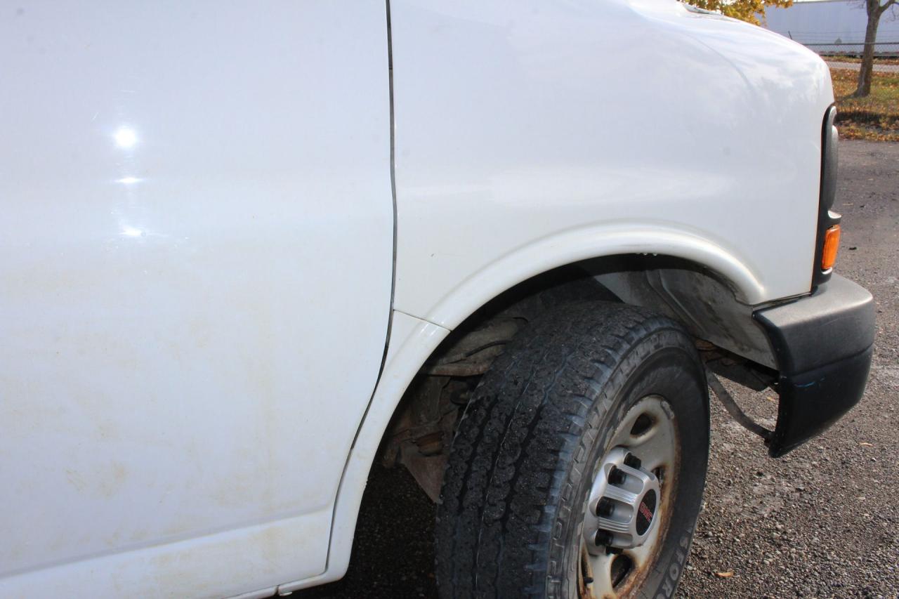 2014 GMC Savana Cargo Van  Photo