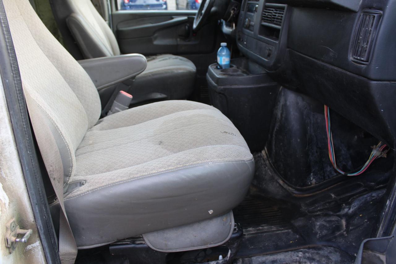 2014 GMC Savana Cargo Van  Photo