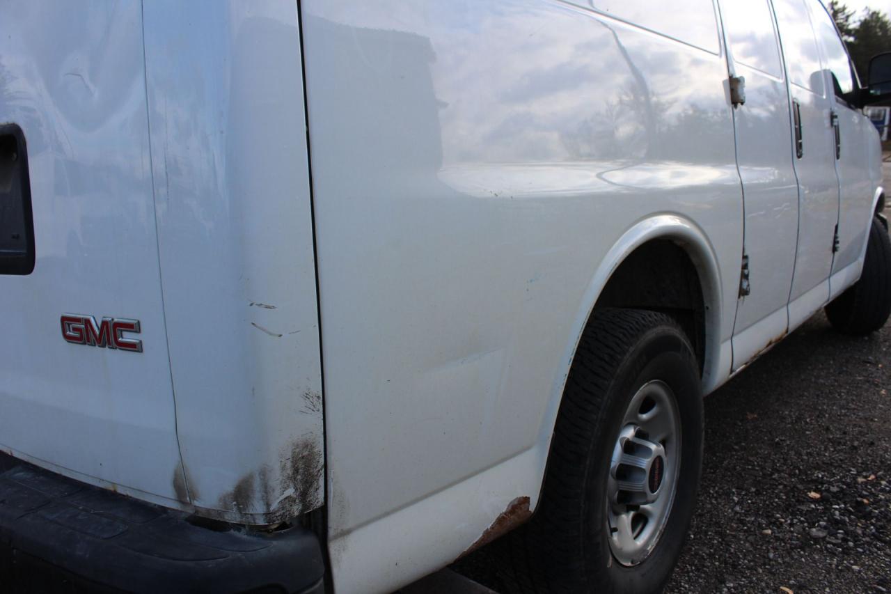 2014 GMC Savana Cargo Van  Photo