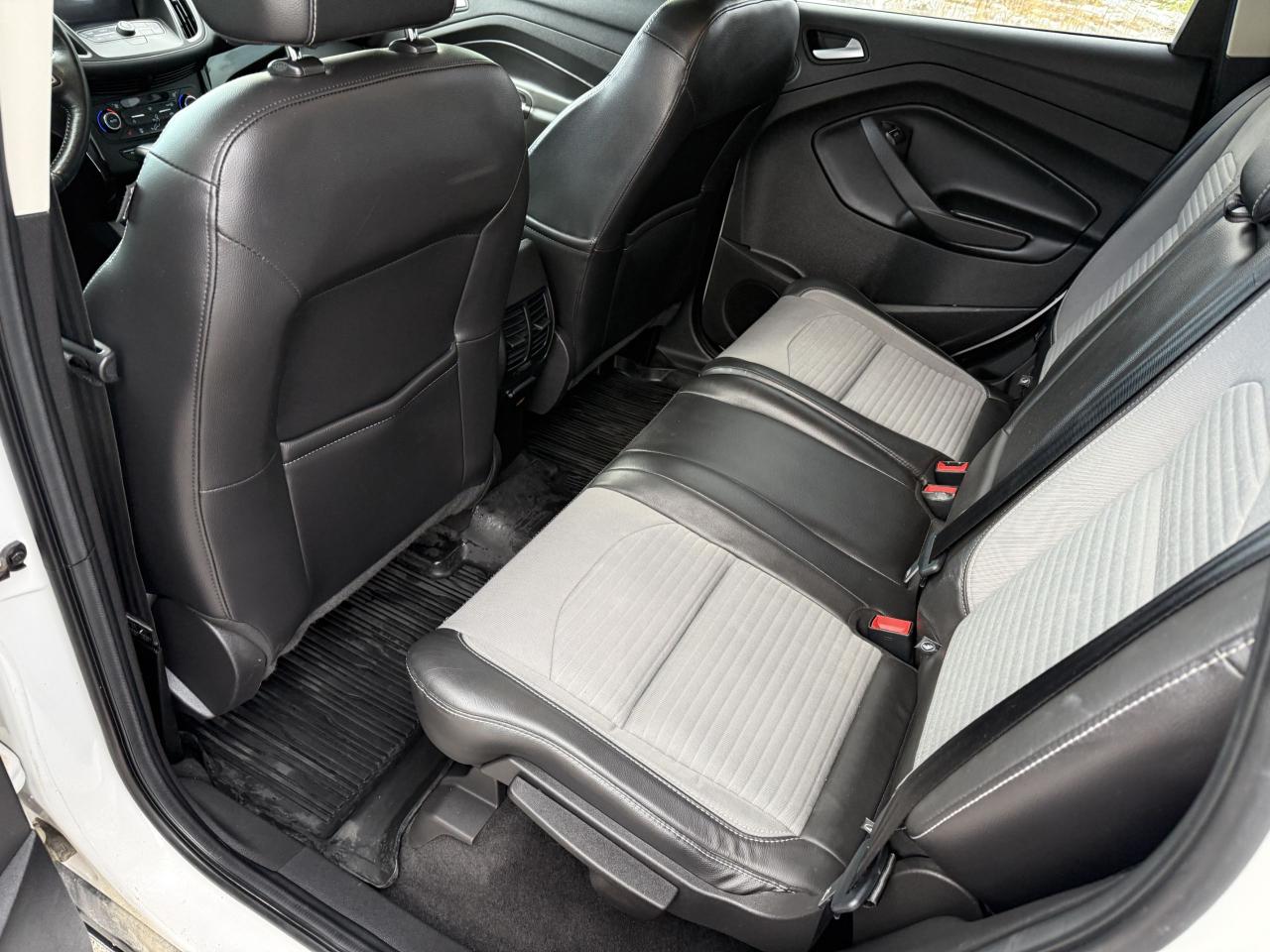 2017 Ford Escape SE - Photo #6