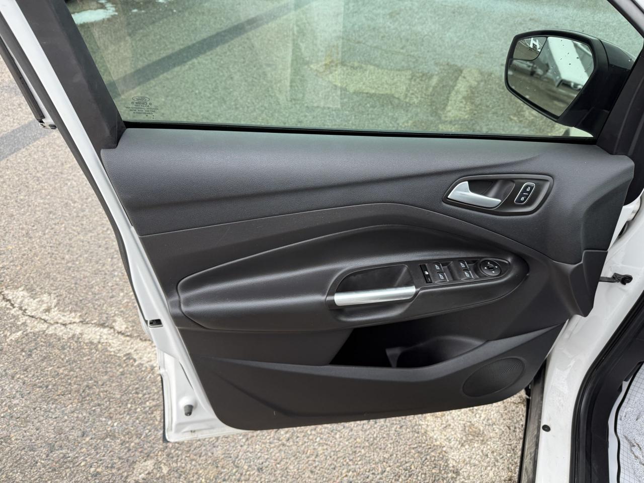 2017 Ford Escape SE Photo