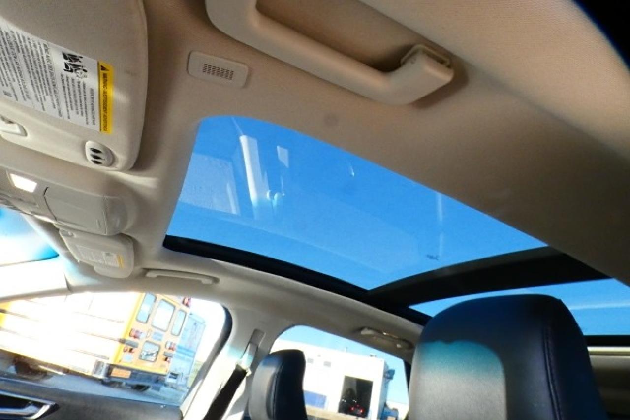 2024 Ford Edge Titanium AWD w/Htd Leather, pano S/R, BUC - Photo #18