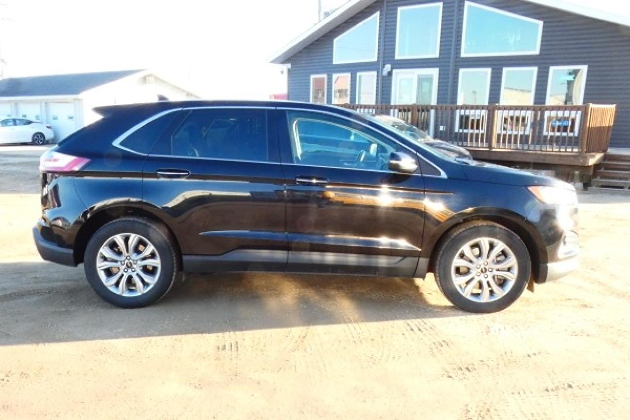 2024 Ford Edge Titanium AWD w/Htd Leather, pano S/R, BUC - Photo #5