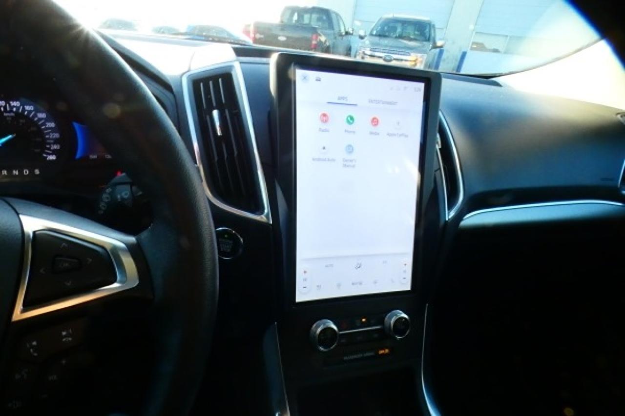 2024 Ford Edge Titanium AWD w/Htd Leather, pano S/R, BUC - Photo #15