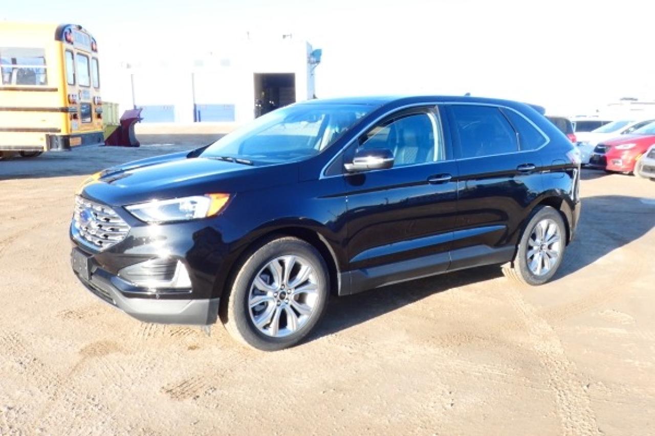 2024 Ford Edge Titanium AWD w/Htd Leather, pano S/R, BUC - Photo #2