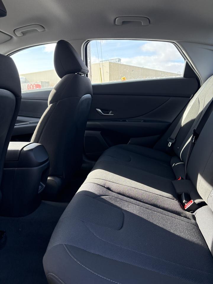 2025 Hyundai Elantra Essential Photo