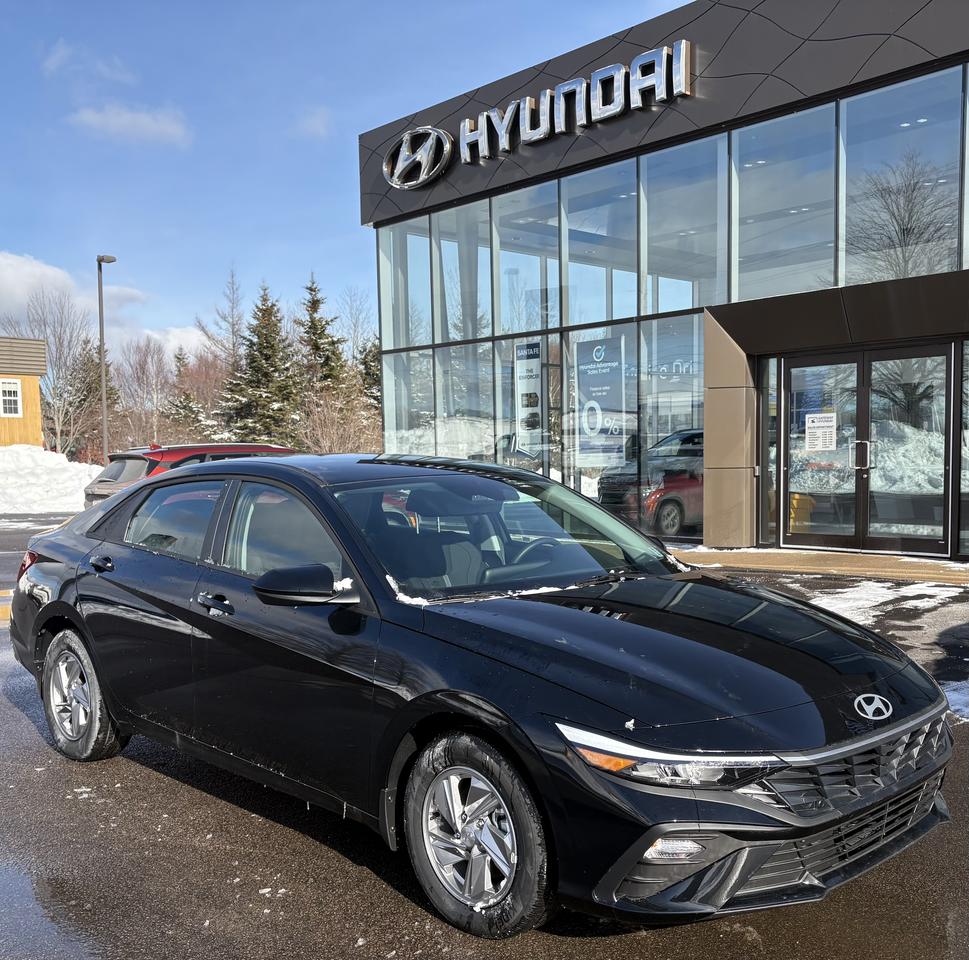 2025 Hyundai Elantra Essential Photo0