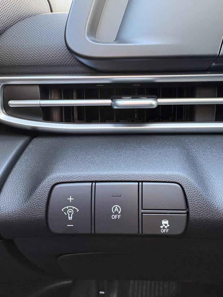 2025 Hyundai Elantra Essential Photo