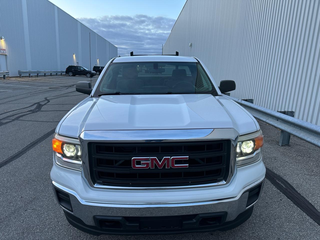 2014 GMC Sierra 1500 Reg Cab 8 Ft Box Photo4