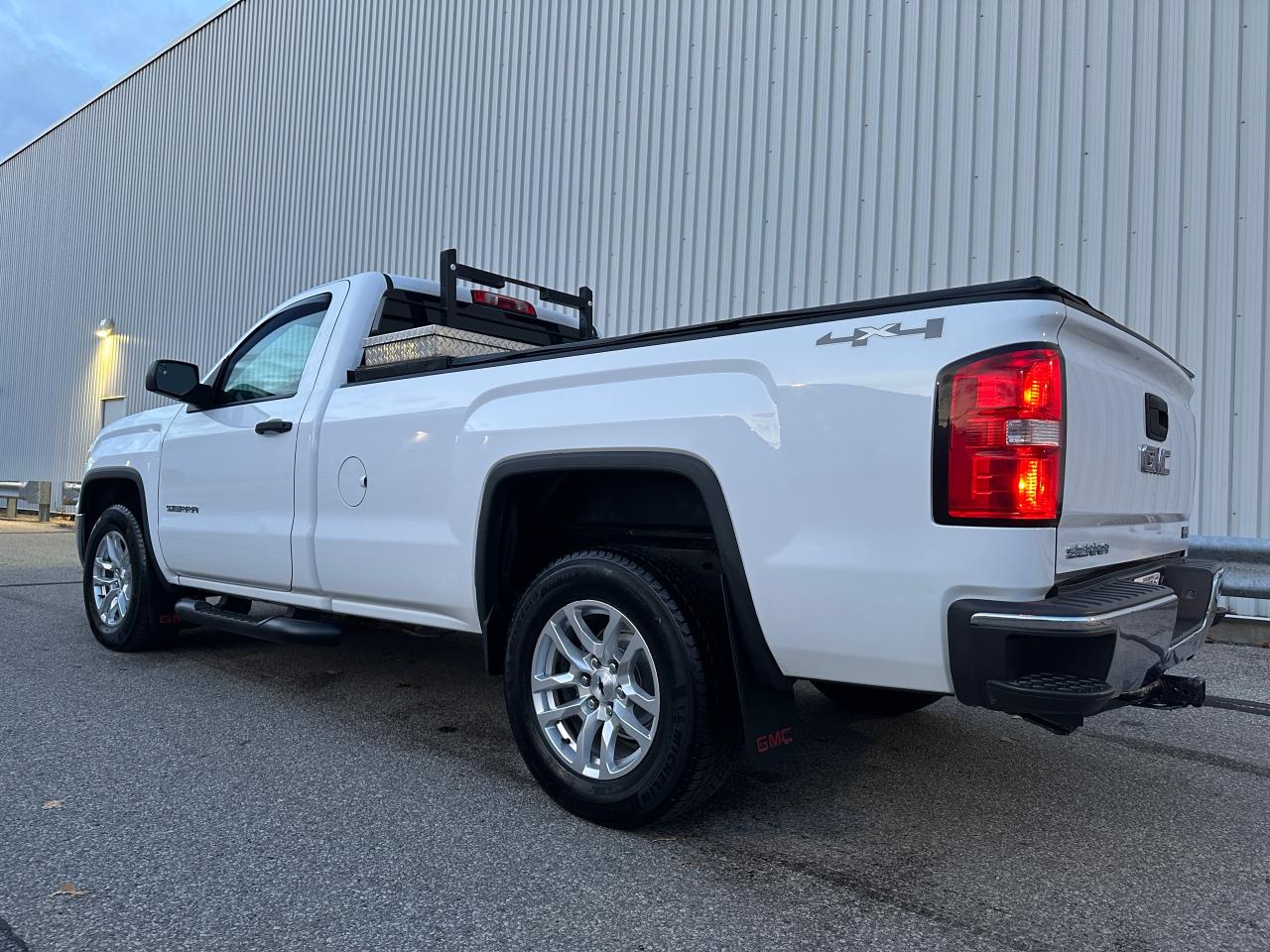 2014 GMC Sierra 1500 Reg Cab 8 Ft Box Photo3