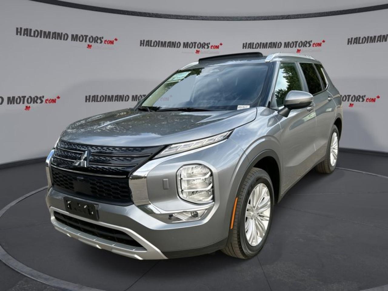 2024 Mitsubishi Outlander LE S- AWC Photo0