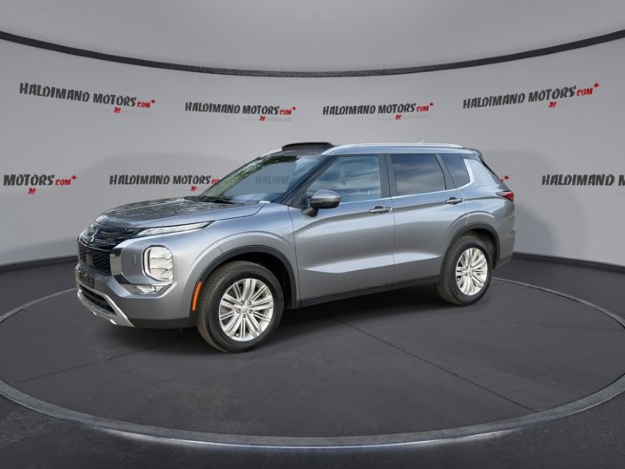 2024 Mitsubishi Outlander LE S- AWC Photo