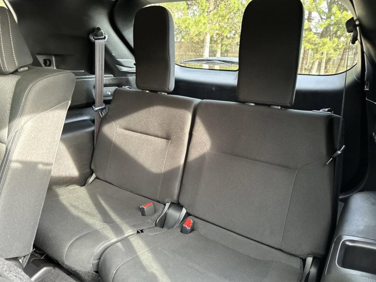 2024 Mitsubishi Outlander LE S- AWC Photo