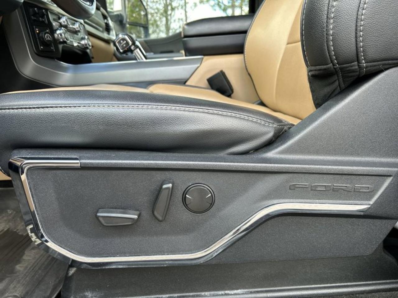 2022 Ford F-150 Lariat 4X4 CREW Photo