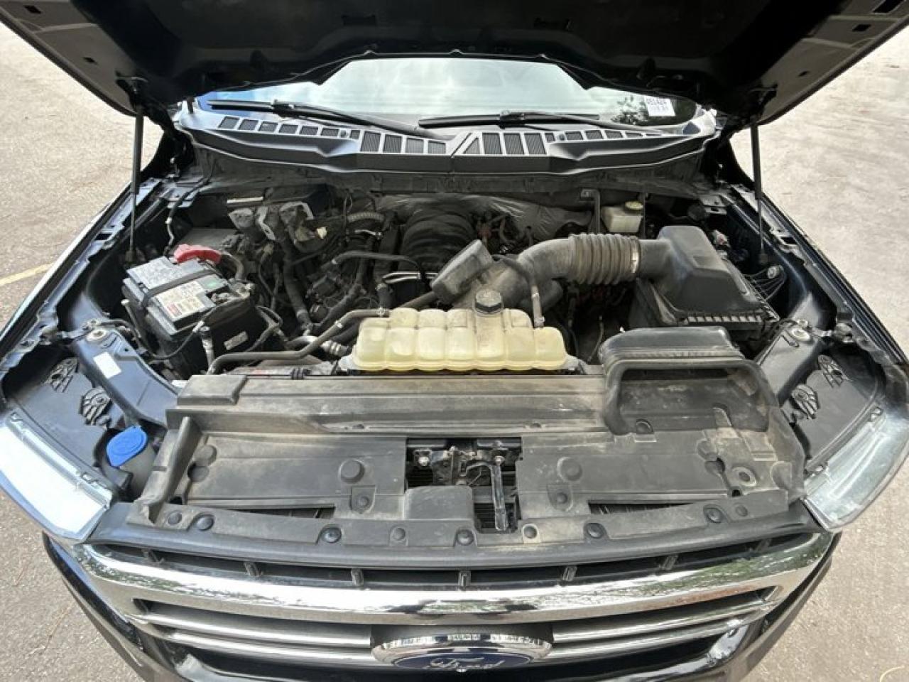 2022 Ford F-150 Lariat 4X4 CREW Photo