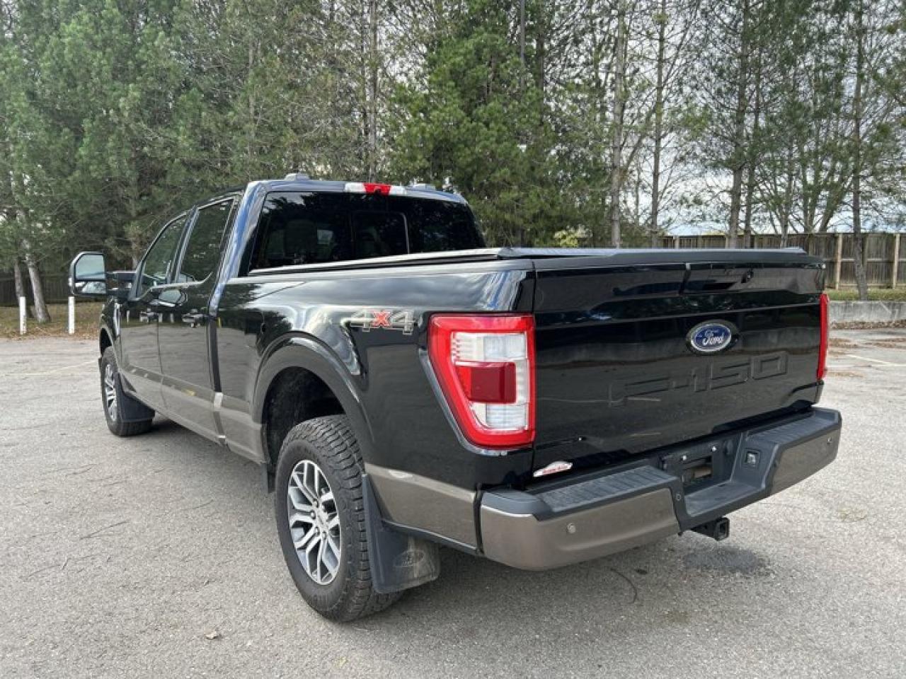 2022 Ford F-150 Lariat 4X4 CREW Photo