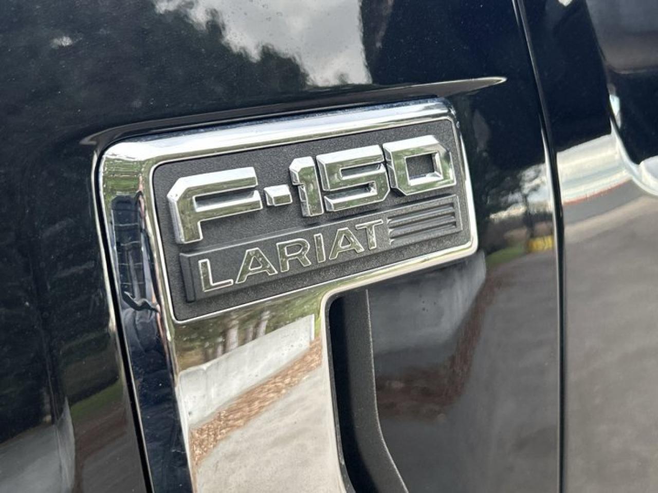 2022 Ford F-150 Lariat 4X4 CREW Photo