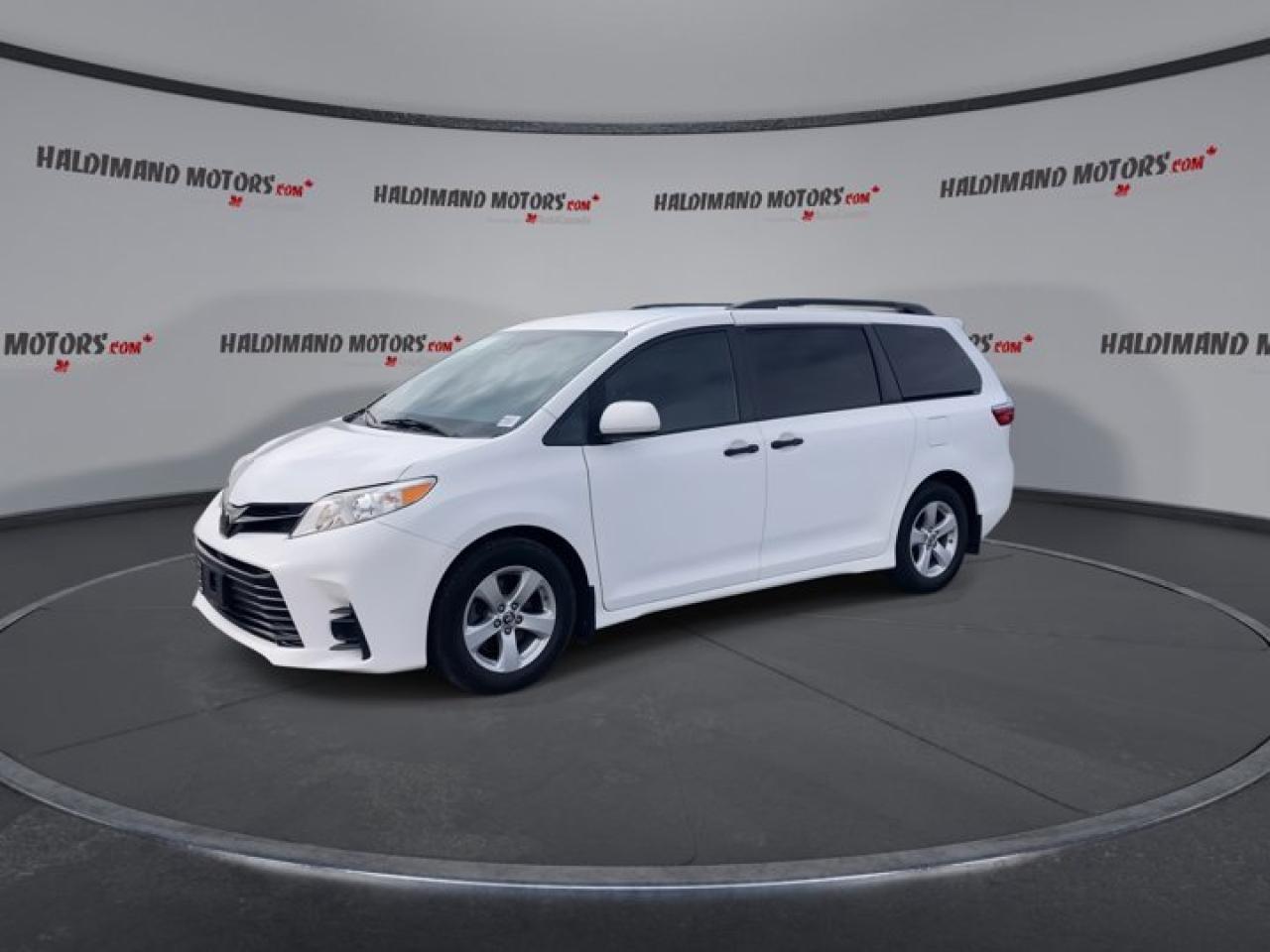2019 Toyota Sienna  Photo3