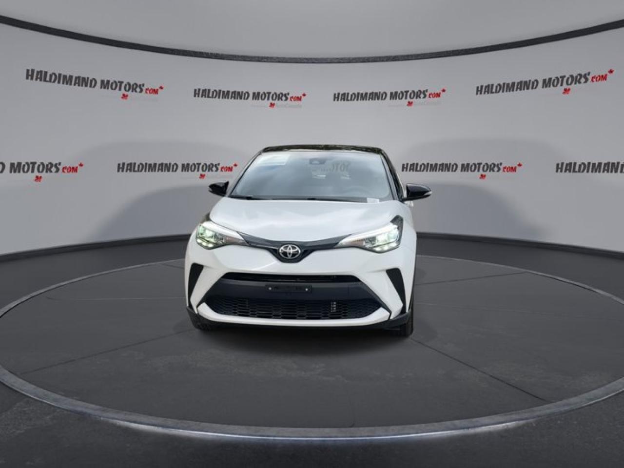 2022 Toyota C-HR LE Photo2