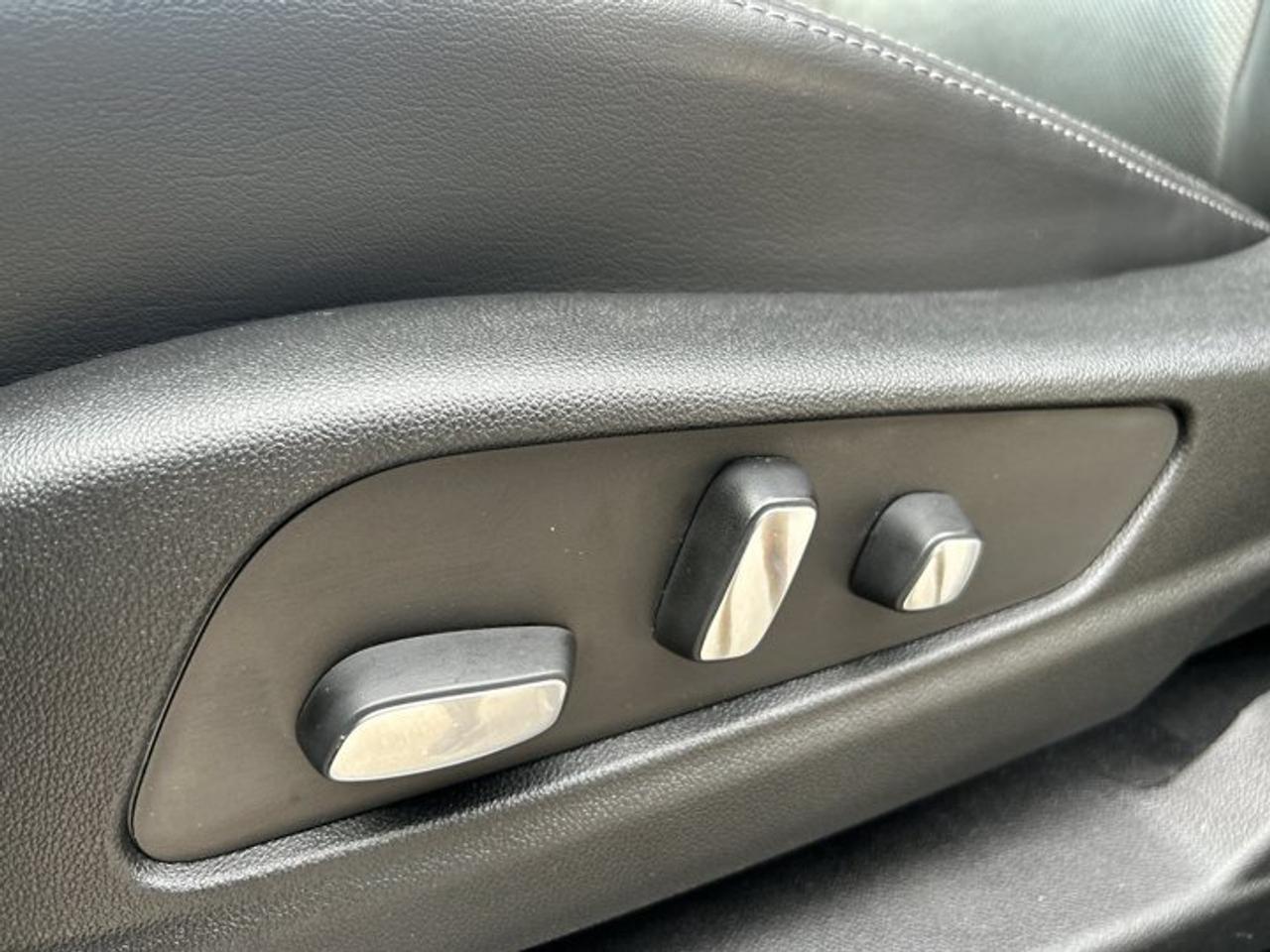 2024 Cadillac XT5 Premium Luxury AWD | 360 Camera | Remote Start | No accidents | One owner Photo