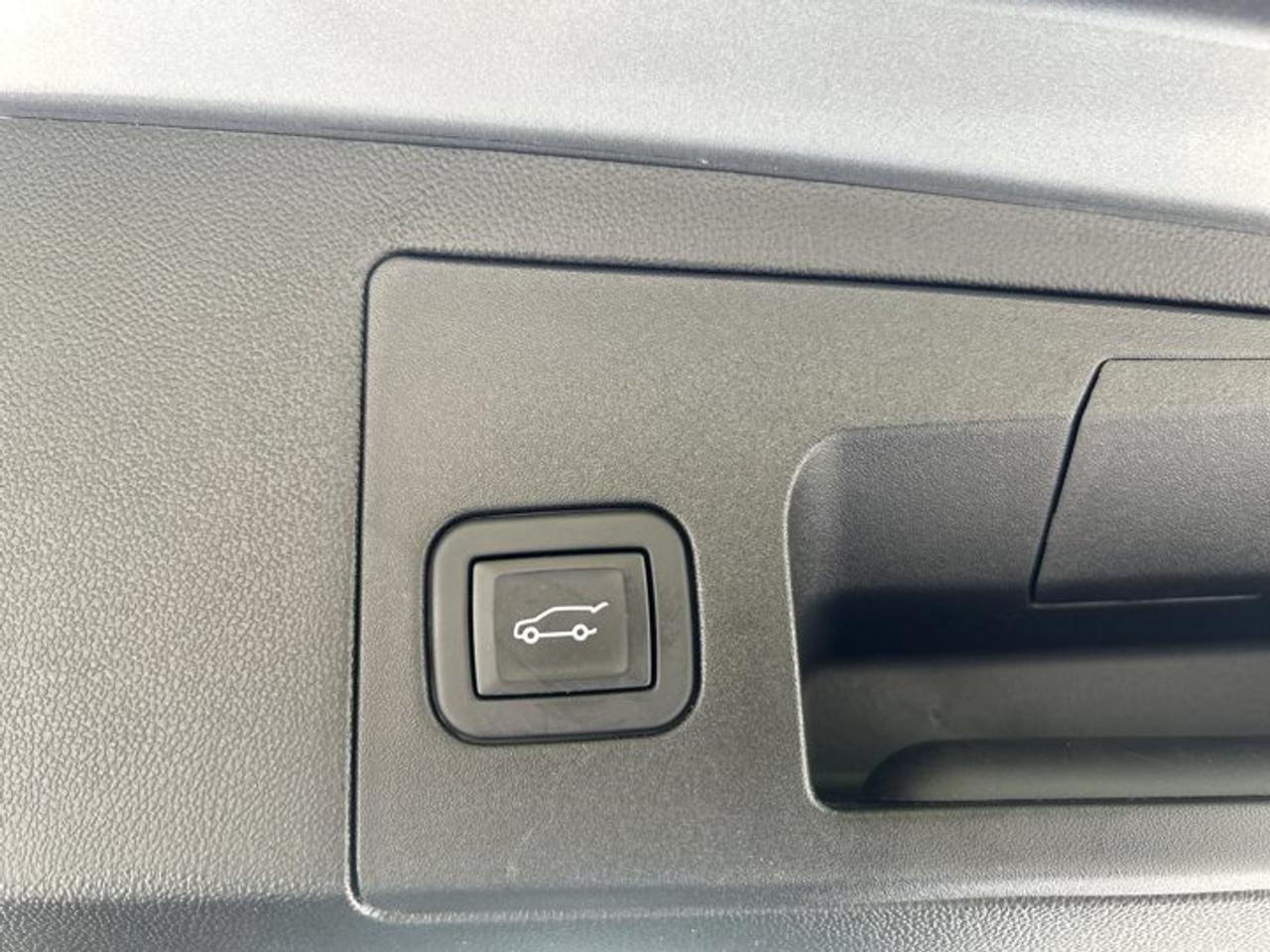 2024 Cadillac XT5 Premium Luxury AWD | 360 Camera | Remote Start | No accidents | One owner Photo