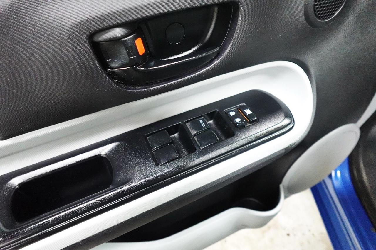 2013 Toyota Prius c ONE OWNER, NO ACCIDENT, WELL MAINTAIN Photo