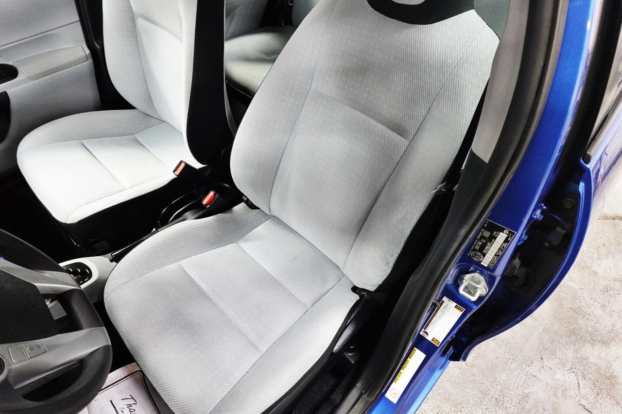 2013 Toyota Prius c ONE OWNER, NO ACCIDENT, WELL MAINTAIN Photo