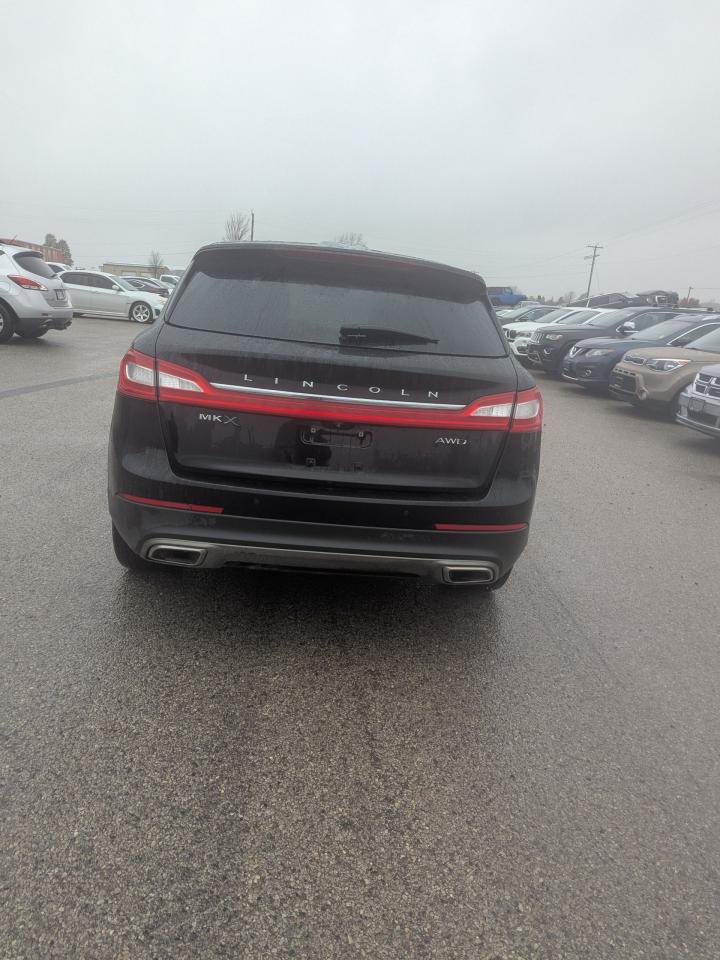 2017 Lincoln MKX Reserve - Photo #4