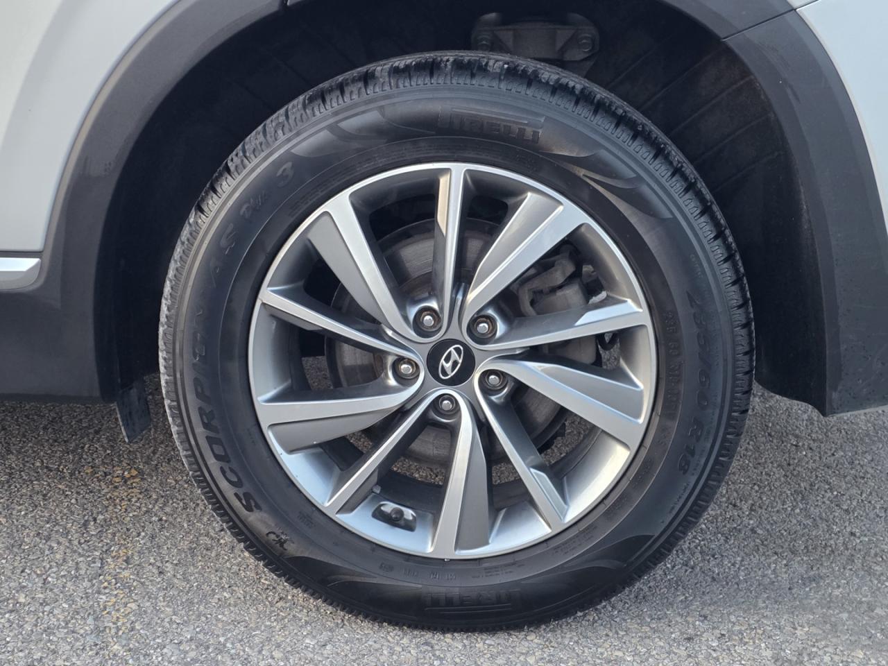 2019 Hyundai Santa Fe Preferred AWD - Photo #9