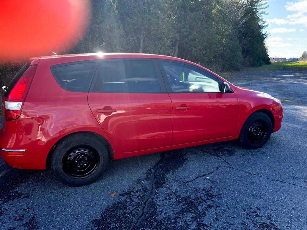 2009 Hyundai Elantra Touring L - Photo #4