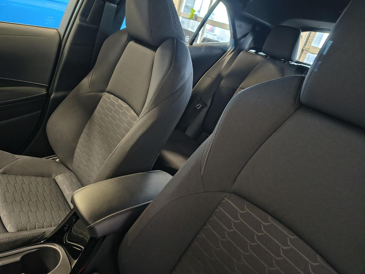 2023 Toyota Corolla SE Photo0