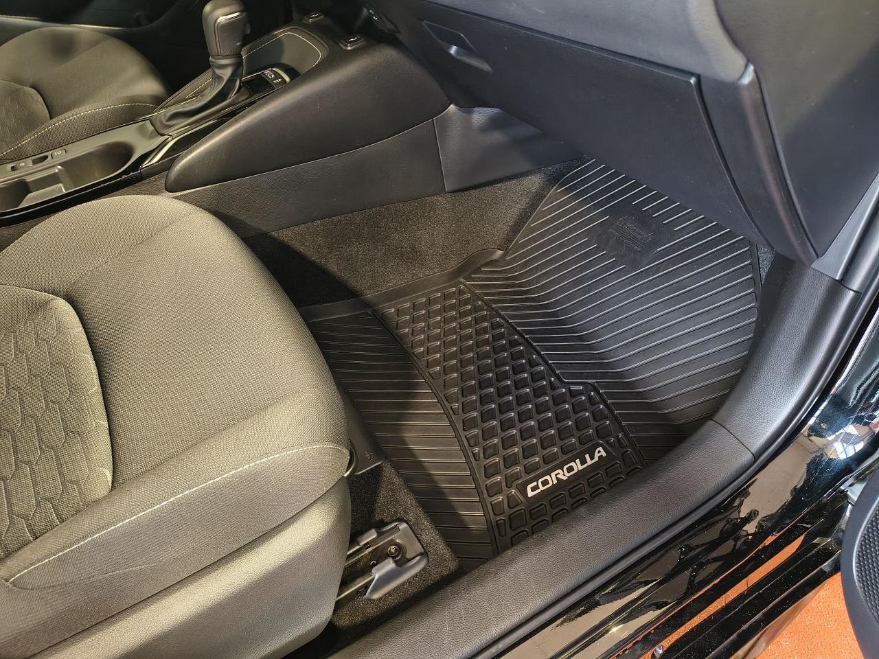 2023 Toyota Corolla SE Photo0