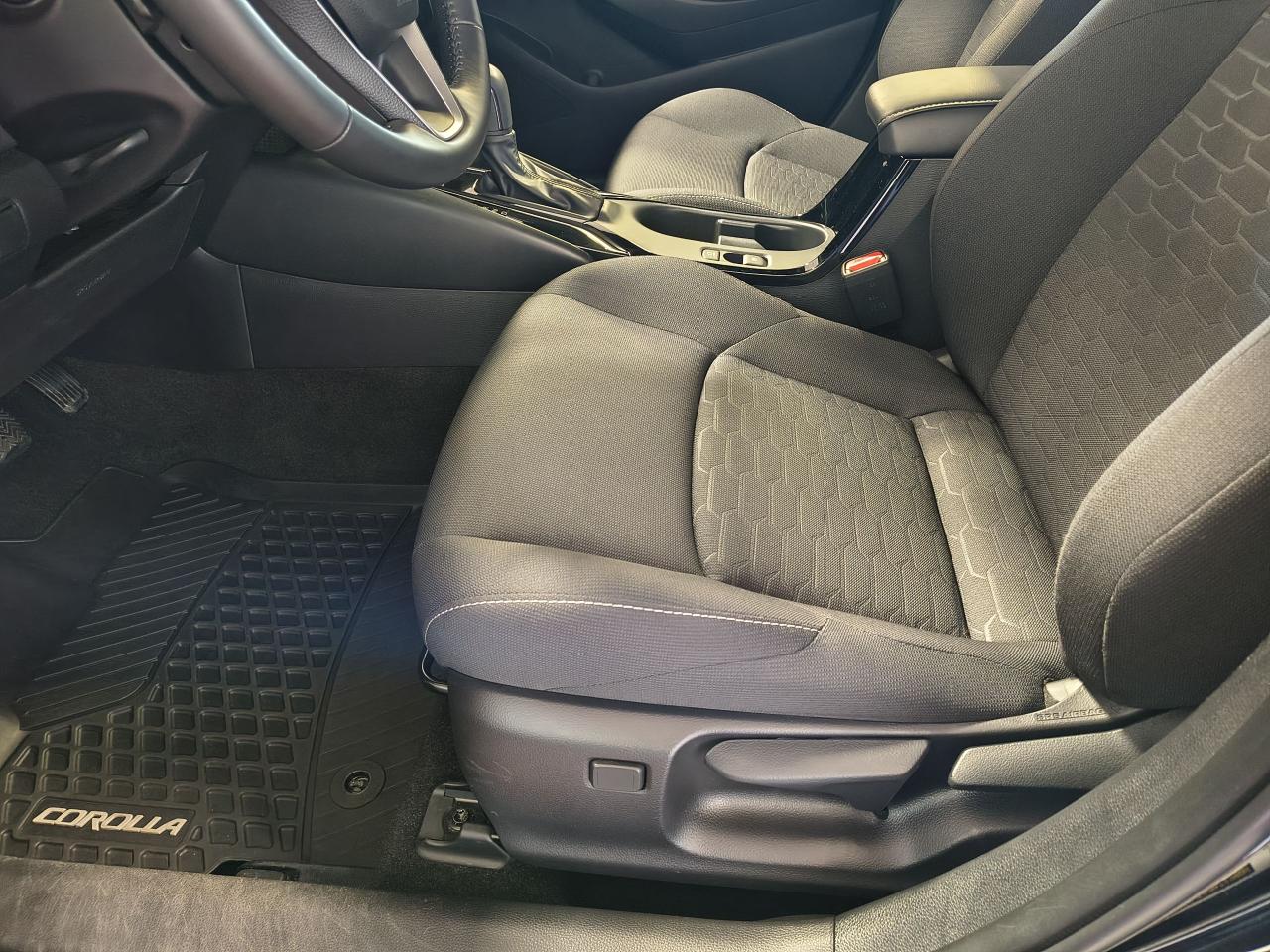 2023 Toyota Corolla SE Photo0