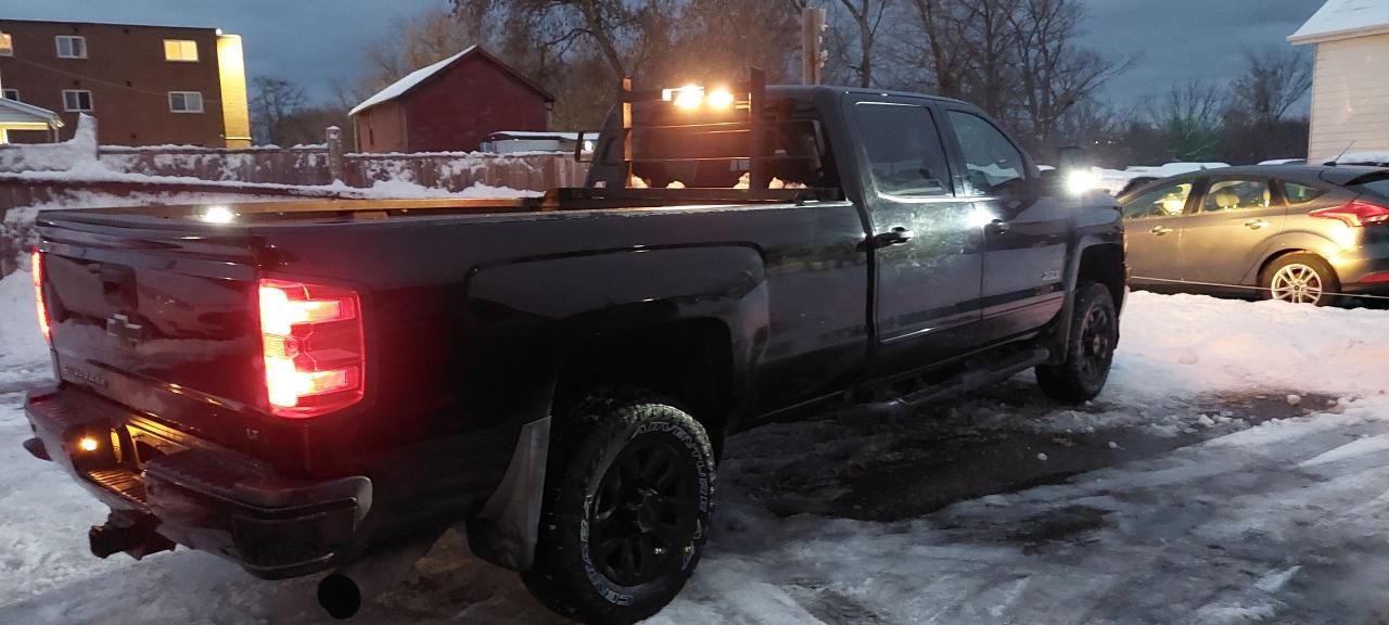 2018 Chevrolet Silverado 2500 4WD Crew Cab 167" Z71 Photo