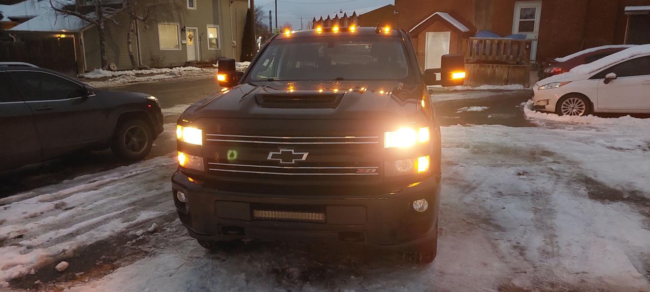 2018 Chevrolet Silverado 2500 4WD Crew Cab 167" Z71 Photo