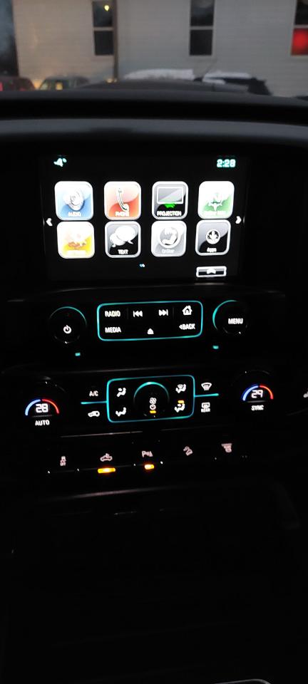 2018 Chevrolet Silverado 2500 4WD Crew Cab 167" Z71 Photo