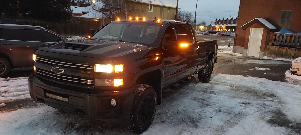 2018 Chevrolet Silverado 2500 4WD Crew Cab 167" Z71 Photo