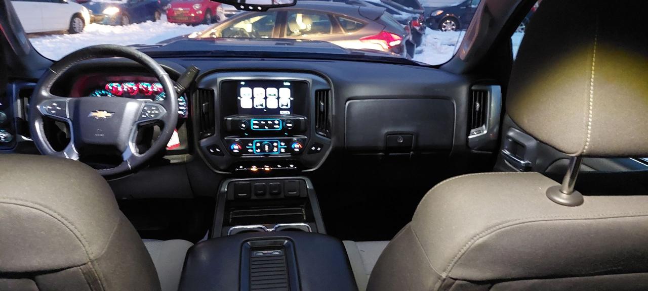 2018 Chevrolet Silverado 2500 4WD Crew Cab 167" Z71 Photo