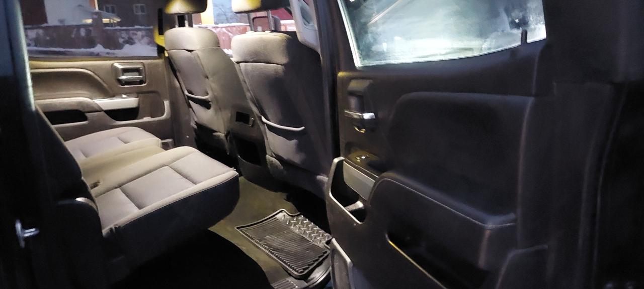 2018 Chevrolet Silverado 2500 4WD Crew Cab 167" Z71 Photo