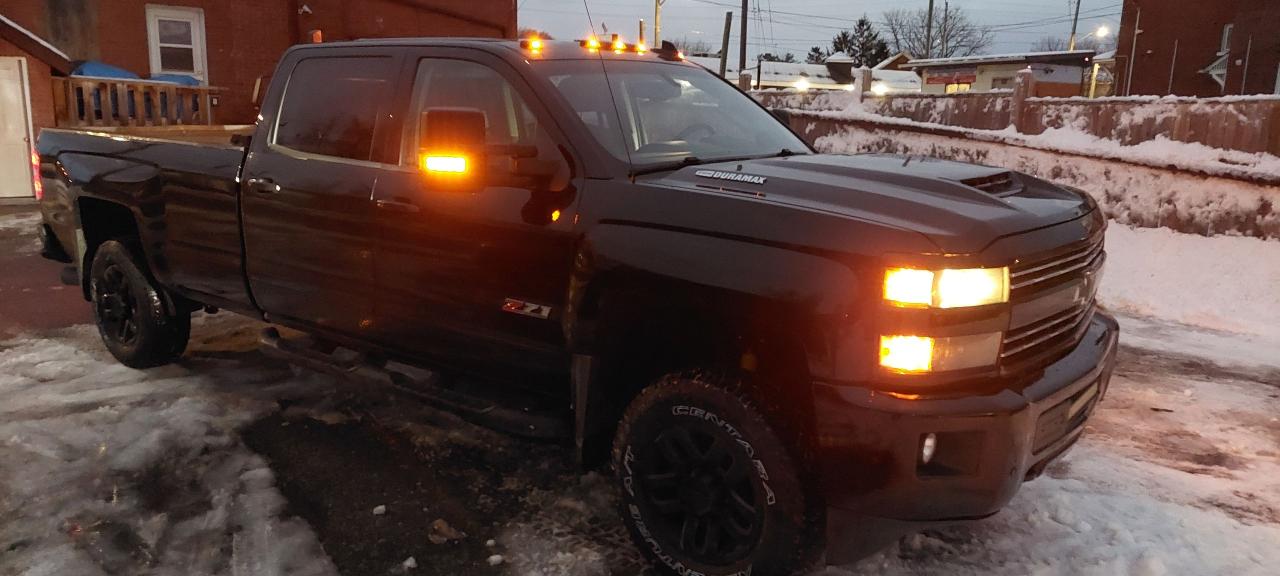 2018 Chevrolet Silverado 2500 4WD Crew Cab 167" Z71 Photo