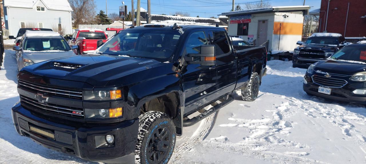 2018 Chevrolet Silverado 2500 4WD Crew Cab 167" Z71 Photo