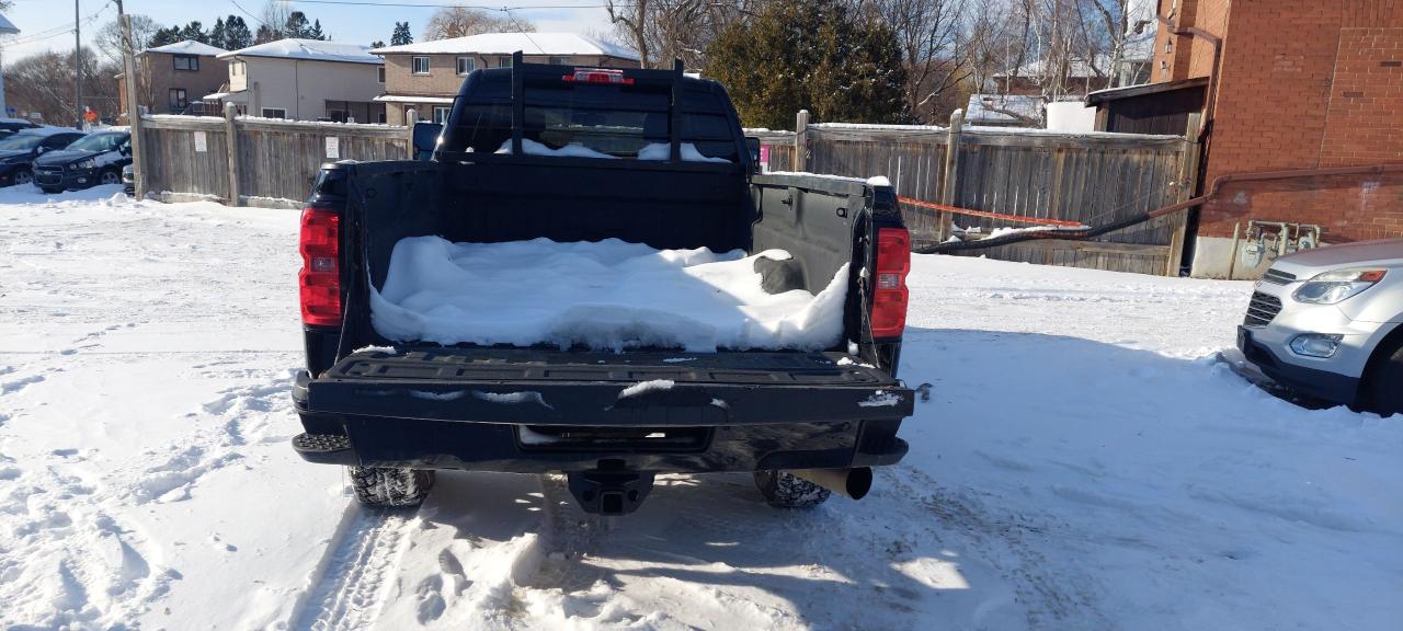 2018 Chevrolet Silverado 2500 4WD Crew Cab 167" Z71 Photo