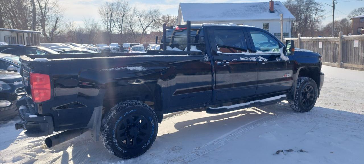 2018 Chevrolet Silverado 2500 4WD Crew Cab 167" Z71 Photo