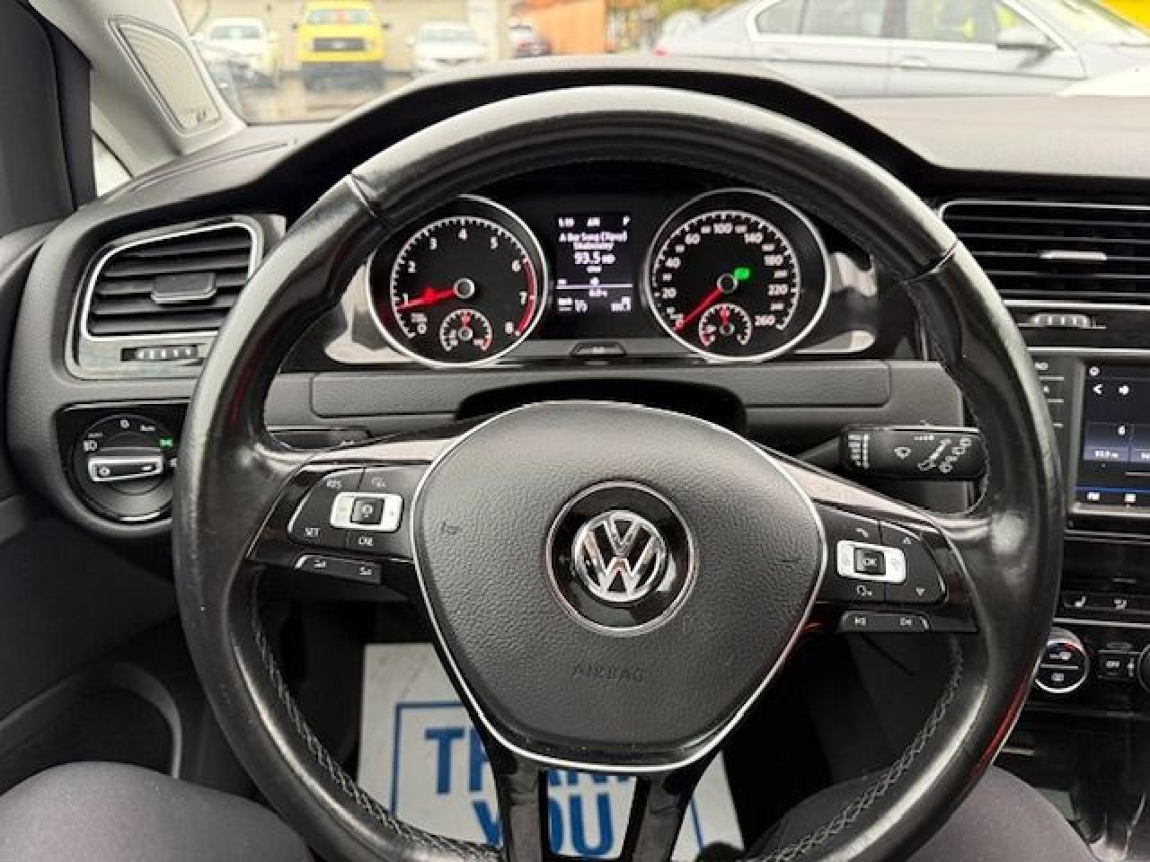 2017 Volkswagen Golf Highline - Photo #9